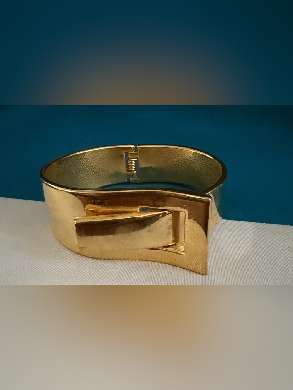 Gold Tone Bow Hinged Bracelet
